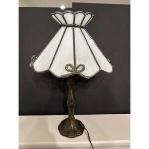 Vintage Tiffany Style Stained Glass Brass Table Lamp With Bows Whimsical 18” T